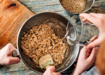 Reindeer Food: How to Make This Tasty Holiday Treat