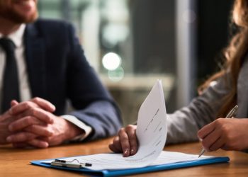 What Type of Listing Agreement Should You Sign With a Real Estate Agent?