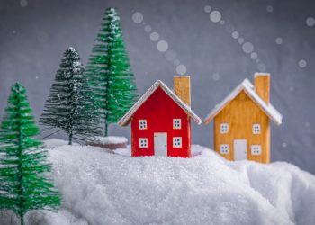 What You Need to Know About Selling Your Home During the Holidays