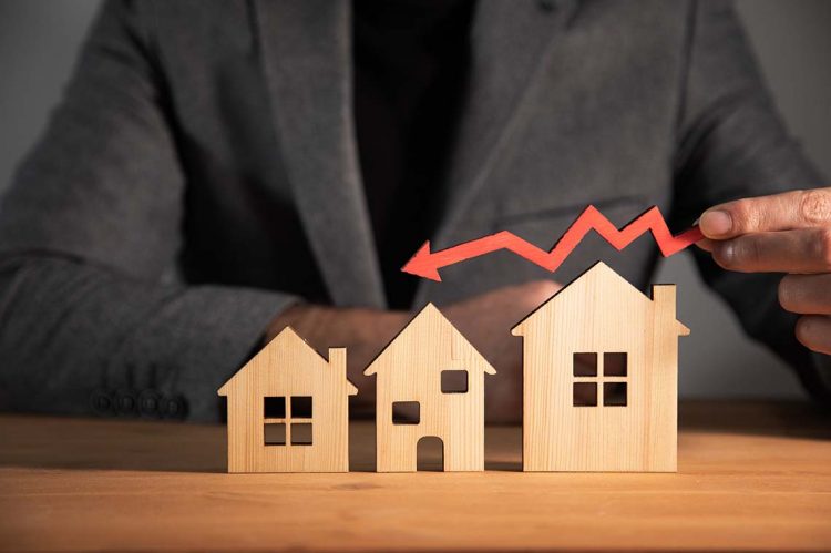 Overall Mortgage Applications Down, Refis Take Hit as Homeowners Watch Rates