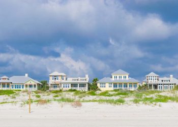 Suburban Shift Eases in the Third Quarter, Vacation Home Markets Strong