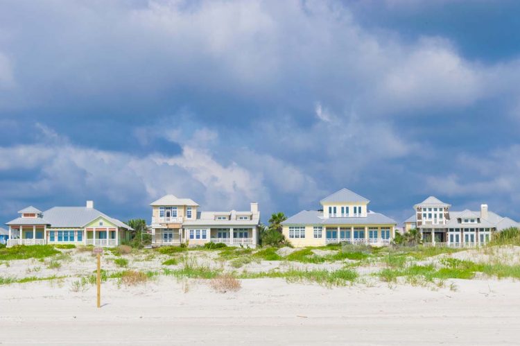 Suburban Shift Eases in the Third Quarter, Vacation Home Markets Strong