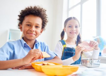 4 After School Snacks to Promote Healthy Eating