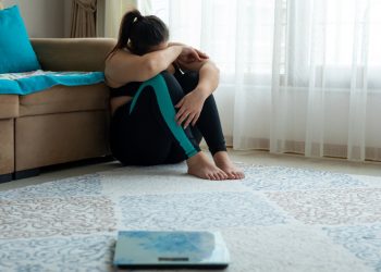 Why Dramatically Cutting Calories to Lose Weight May Backfire