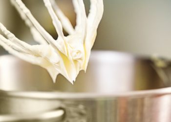 How to Make the Perfect Cream Cheese Frosting