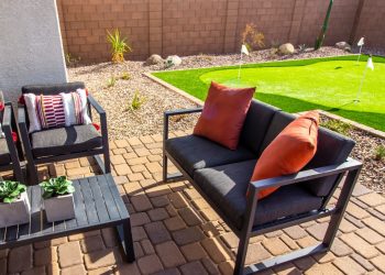 Everything to Know About Installing a Backyard Putting Green