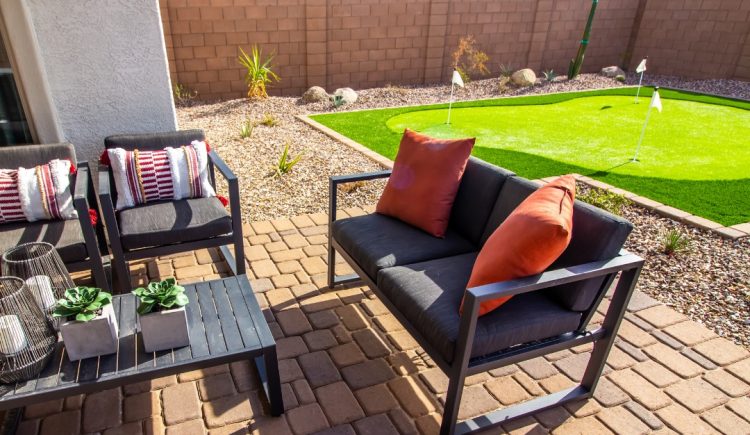 Everything to Know About Installing a Backyard Putting Green