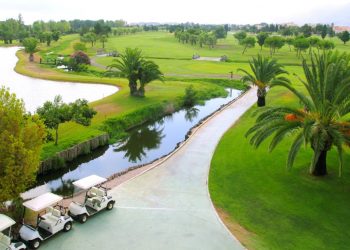 What to Look for When Buying in a Golf Community