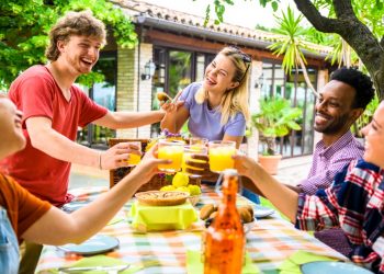 The Key Ingredients for an Elevated Spring Lunch Party