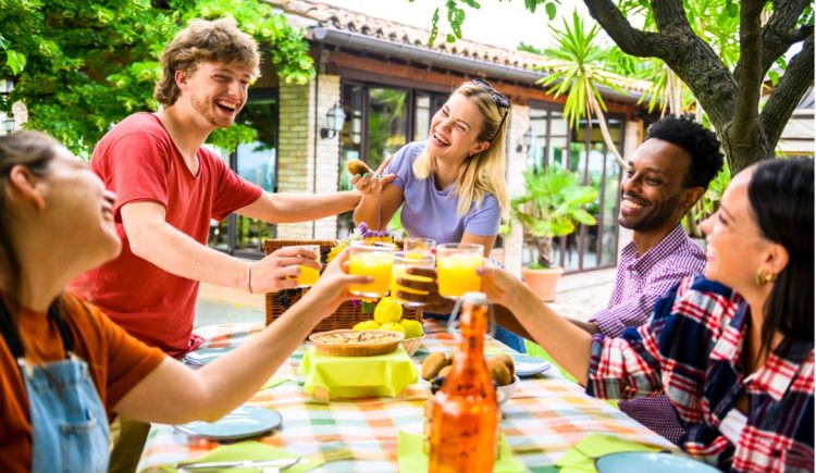 The Key Ingredients for an Elevated Spring Lunch Party