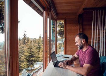 Buyers Pay Up to 3.7% More for Homes That Work Hard, Play Hard