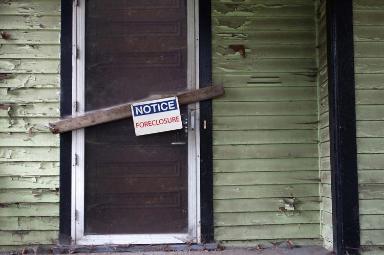 ‘Zombie’ Foreclosures Hold Steady but Could Multiply
