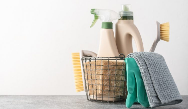 6 Household Cleaning Items Everyone Should Have