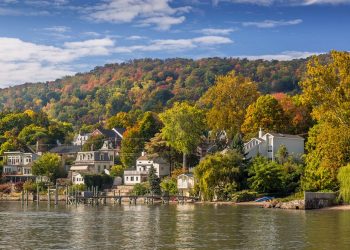 Experts Weigh In On New York’s Second-Home Market