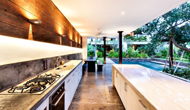 Should You Add an Outdoor Kitchen to Your Home?