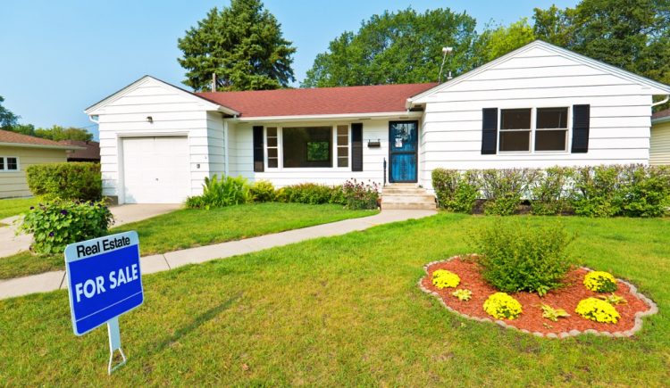 Pros and Cons of Selling During Summer