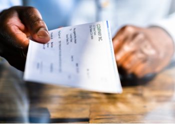 How to Stop Living Paycheck to Paycheck