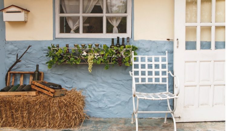 Best Paint Colors for Your Front Porch