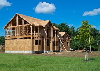 New Home Sales Plunge to Lowest Level in 2 Years