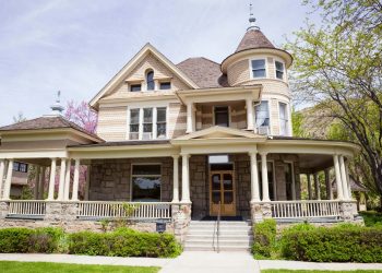 New Study Compares Share of Old and New Homes Across Top U.S. Cities