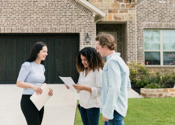 Break a Leg: How Acting Techniques Can Enhance Your Pitch