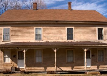 How a Fixer-Upper Could Wind Up Costing You More Than a House That Doesn’t Need Repairs