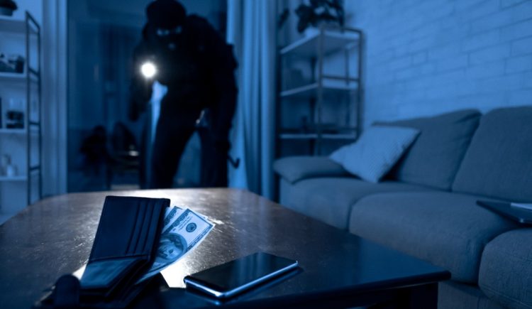 Common Things Homeowners Do That Attract Burglars