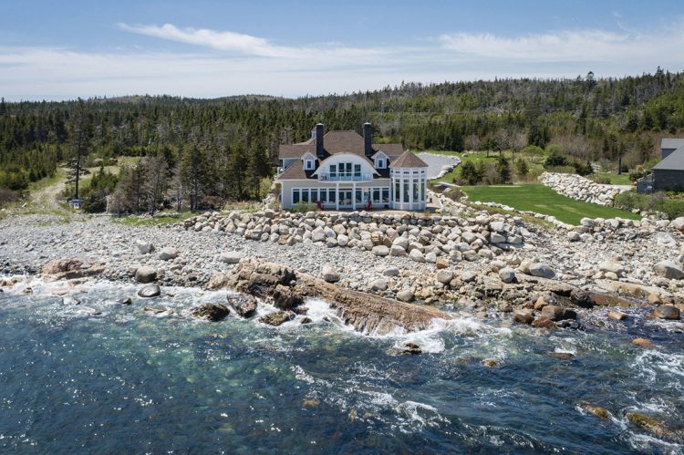 Global Spotlight: Canadian Markets Focus on Lifestyle, Community and Value