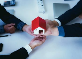 How Partnering With the Right Brokerage Empowers Real Estate Success