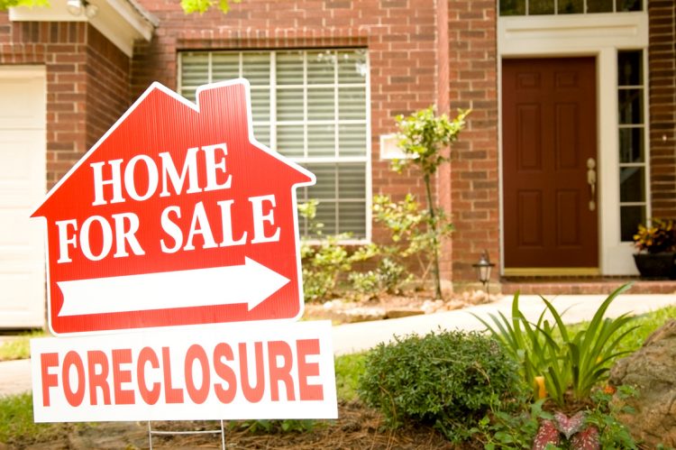 July Dip in U.S. Foreclosures a Sign of Return to Seasonality