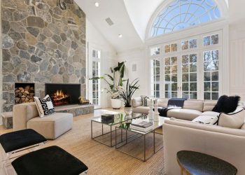 Stage Right! House-Showcasing Strategies That Sell