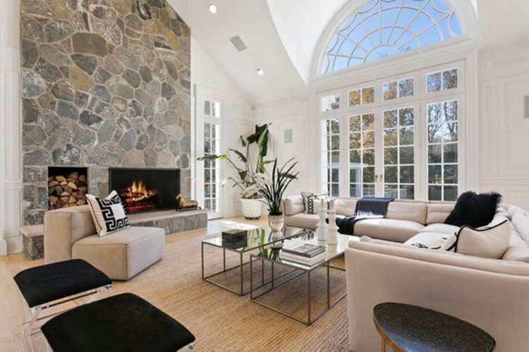 Stage Right! House-Showcasing Strategies That Sell