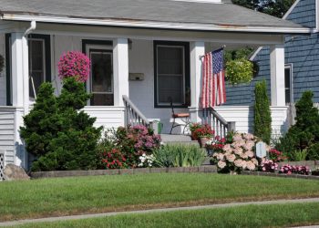 4 Areas to Add New Plants to Boost Curb Appeal