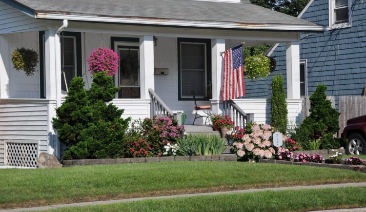 4 Areas to Add New Plants to Boost Curb Appeal