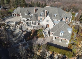 Great Spaces: Classical and Modern Luxury Meet in Michigan Home