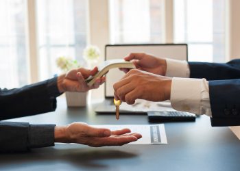 For Your Clients: What Is a REALTOR® Commission?