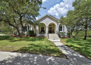 Great Spaces: Texas Home With Natural Cave Goes Viral