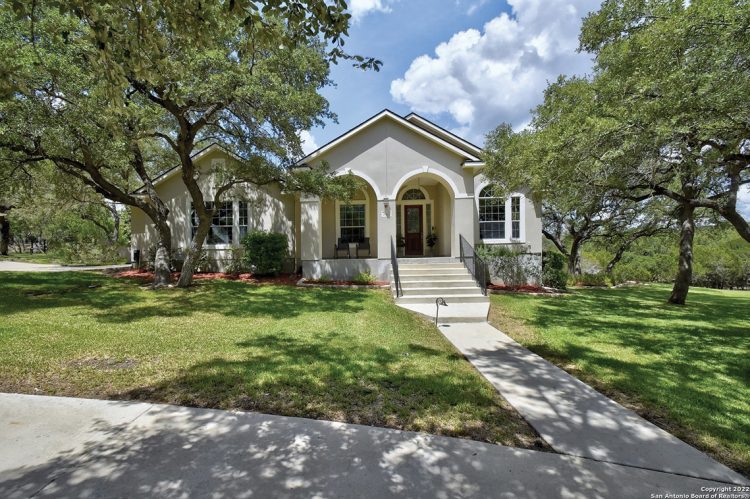 Great Spaces: Texas Home With Natural Cave Goes Viral