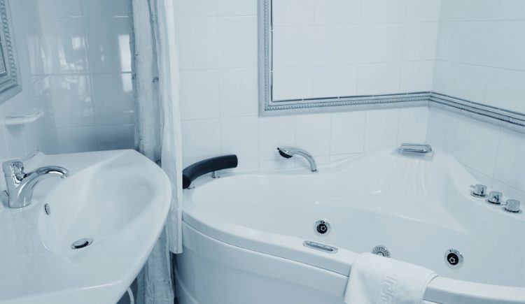 Avoid These 4 Outdated Bathroom Trends