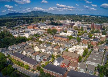Boom Towns and ‘Zoom Towns:’ NAR Experts Predict 2023