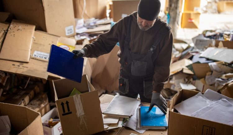 5 Decluttering Strategies for Extreme Situations