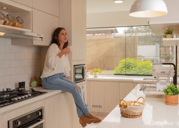 Single Women Outpace Single Men in Homeownership Nationwide