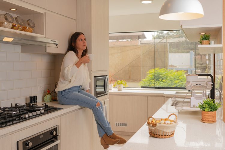 Single Women Outpace Single Men in Homeownership Nationwide