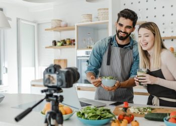 5 Side Hustles Ideal for Couples