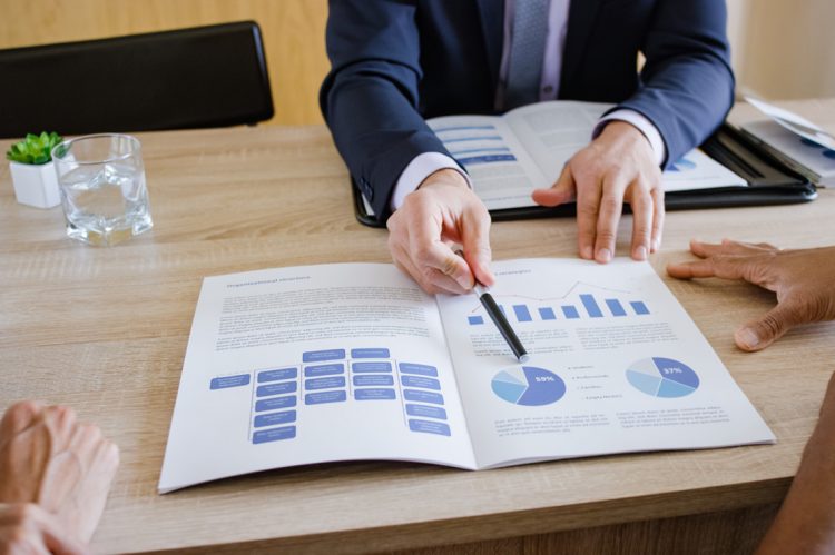 Helping REALTORS® Navigate Their Finances