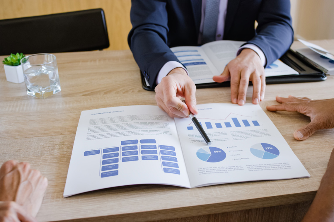 Helping REALTORS® Navigate Their Finances - Vimarsana News
