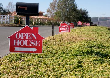 Berkshire Hathaway HomeServices Florida Network Realty Sets New Mega Open House