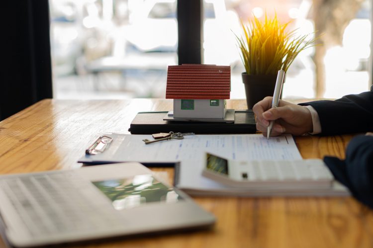 Mortgage Mix: Applications Decrease Amidst Other Positives