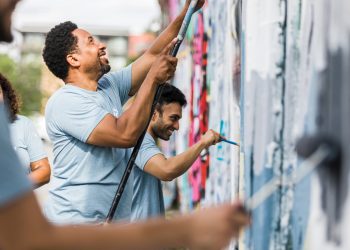 Realty ONE Group Holds Day of Giving Back