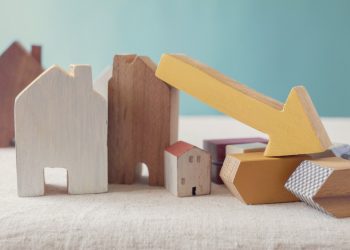 Foreclosure Activity Declines Slightly in April